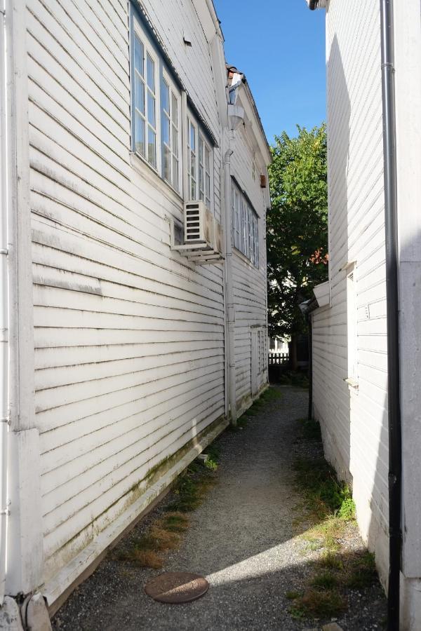 Charming Bergen House, Rare Historic House From 1779, Whole House Appartement Buitenkant foto