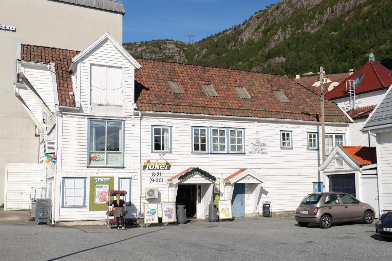 Charming Bergen House, Rare Historic House From 1779, Whole House Appartement Buitenkant foto