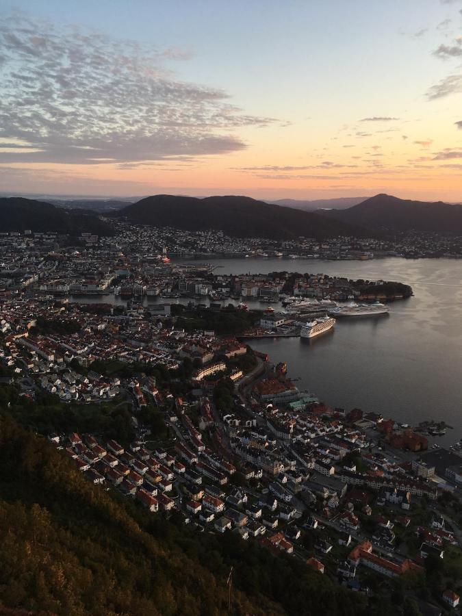 Charming Bergen House, Rare Historic House From 1779, Whole House Appartement Buitenkant foto