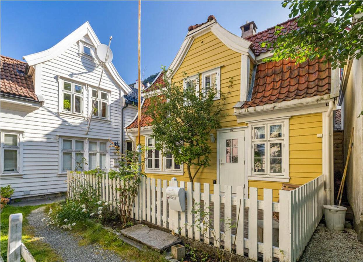 Charming Bergen House, Rare Historic House From 1779, Whole House Appartement Buitenkant foto